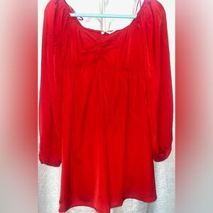 NEW WITH TAGS.
Francesca’s Boutique dress in size small.